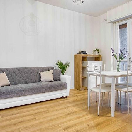 Appartement Joivy Warm And Inviting Flat With Balcony à Milan Extérieur photo