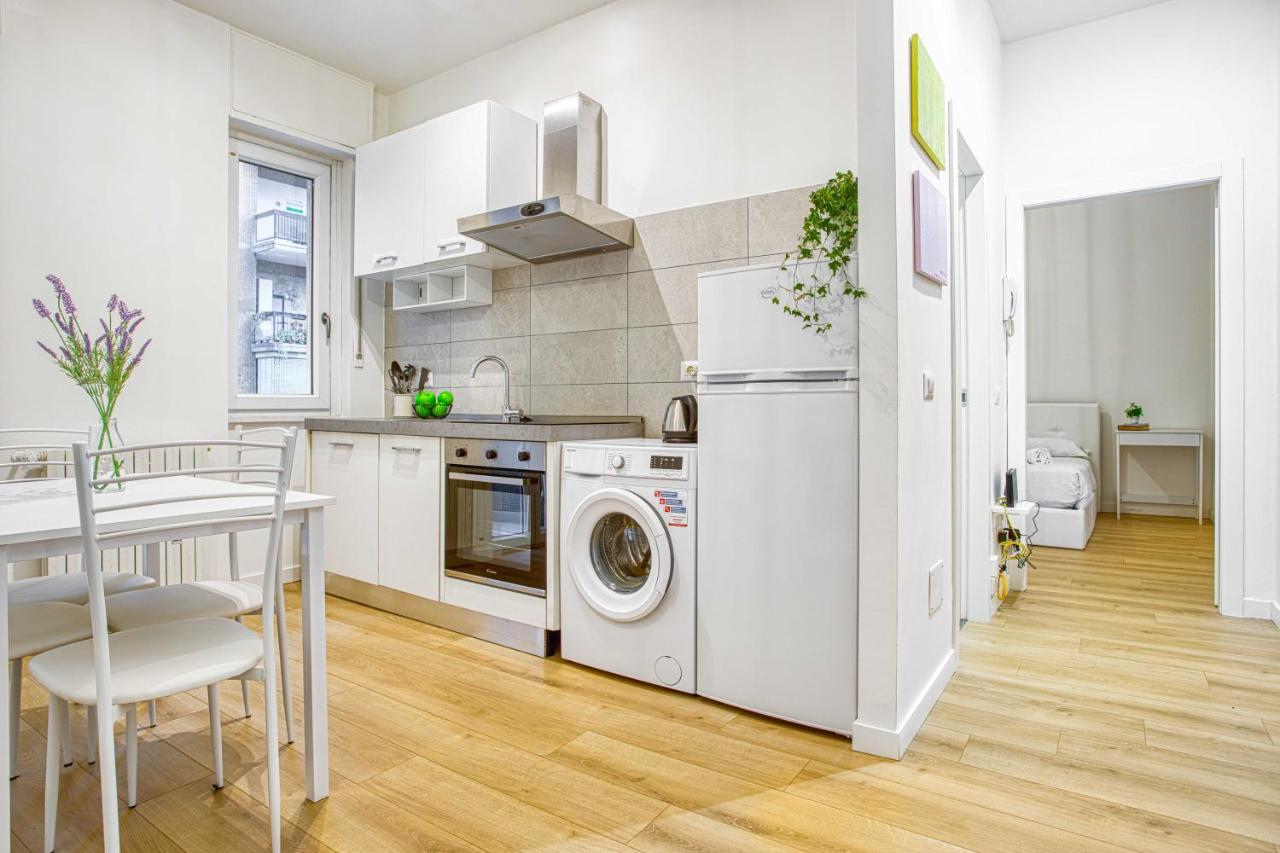 Appartement Joivy Warm And Inviting Flat With Balcony à Milan Extérieur photo