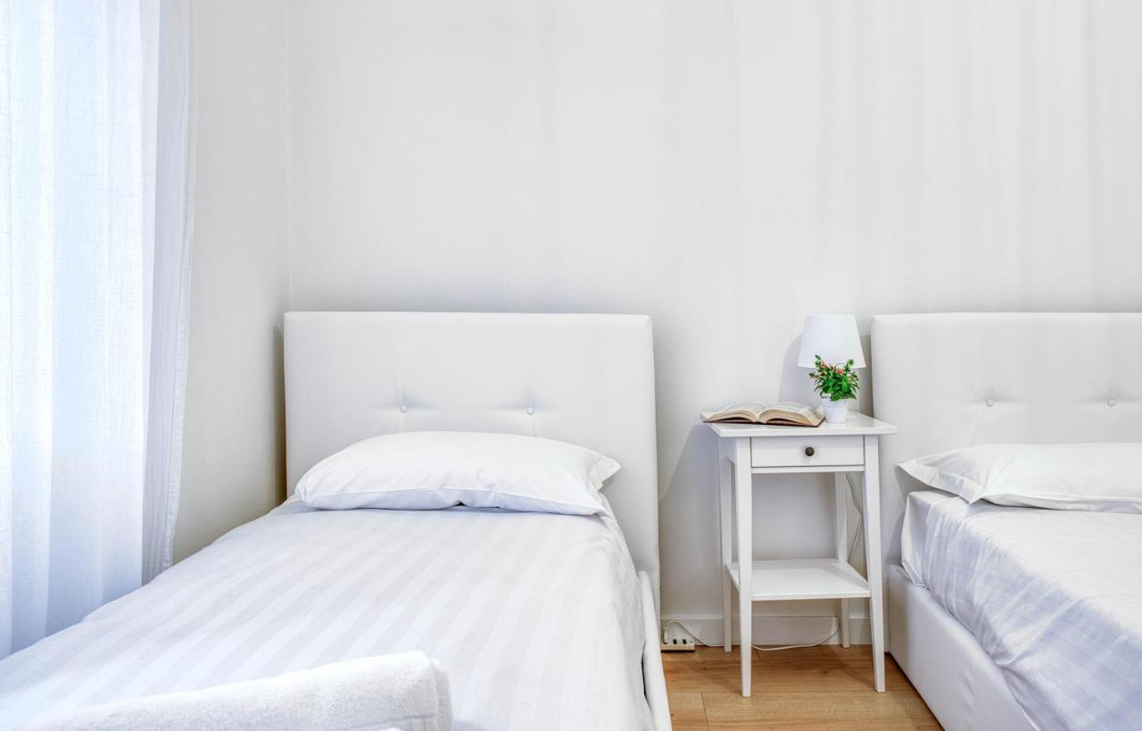 Appartement Joivy Warm And Inviting Flat With Balcony à Milan Extérieur photo