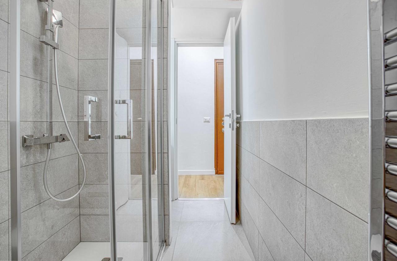 Appartement Joivy Warm And Inviting Flat With Balcony à Milan Extérieur photo